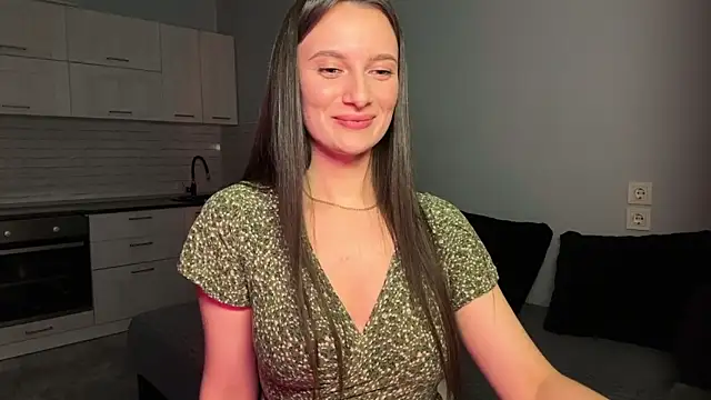 Luna Raee online show from November 4, 2:11 pm