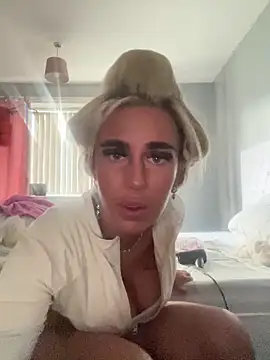 EllieMaeBaby online show from February 8, 2:32 pm