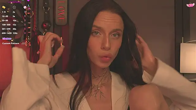 Snapshot of livia_starwars chatting on September 18, 9:46 pm livia starwars online show from September 18, 9:46 pm