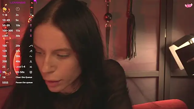 Snapshot of livia_starwars chatting on October 29, 9:28 pm livia starwars online show from October 29, 9:28 pm