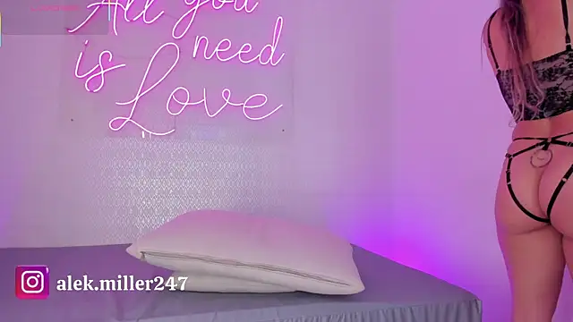 aleksandramiller  online show from September 19, 12:37 pm