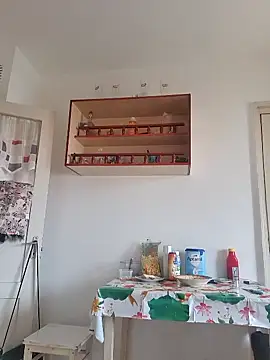 alinaalinutzq online show from December 16, 10:21 am