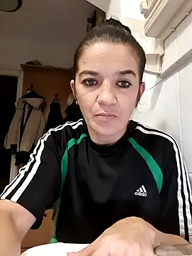 alinaalinutzq online show from October 13, 9:06 pm