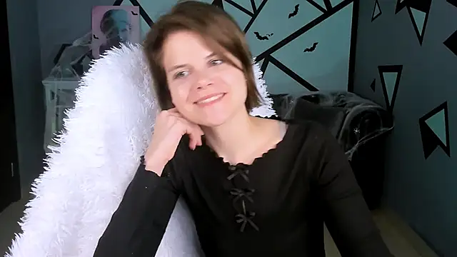 EllieMurler online show from October 18, 9:23 am