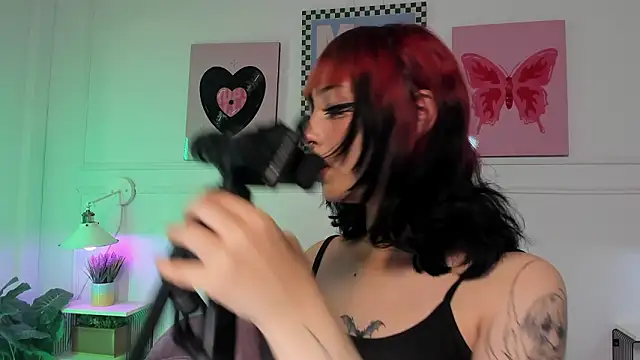 Zoe Lynch  online show from March 16, 11:25 am