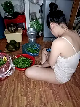 Snapshot of Thuylinh86 chatting on October 7, 6:51 am Thuylinh86 online show from October 7, 6:51 am