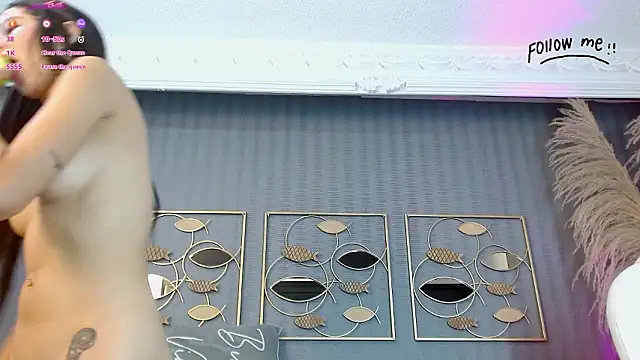 laraa jeean online show from February 5, 8:45 pm