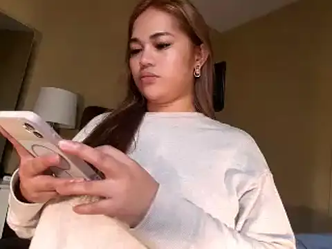 bellaswildcummer online show from May 30, 8:01 am