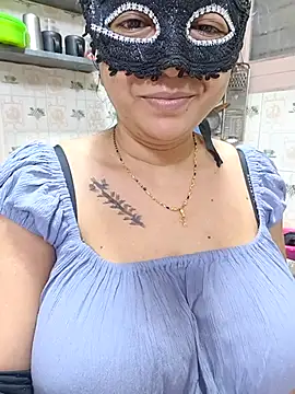 Queen Nightt online show from October 11, 3:11 am