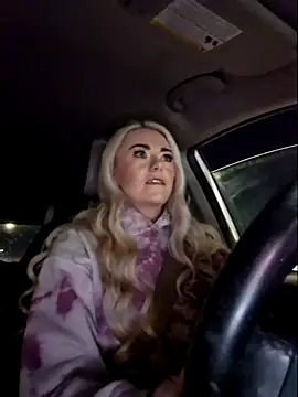 kinkylilsweetie online show from December 4, 3:31 am