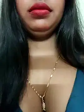 Snapshot of Maahhii_2 chatting on September 13, 9:34 pm Maahhii 2 online show from September 13, 9:34 pm