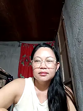 Everleigh mom online show from November 19, 8:09 pm