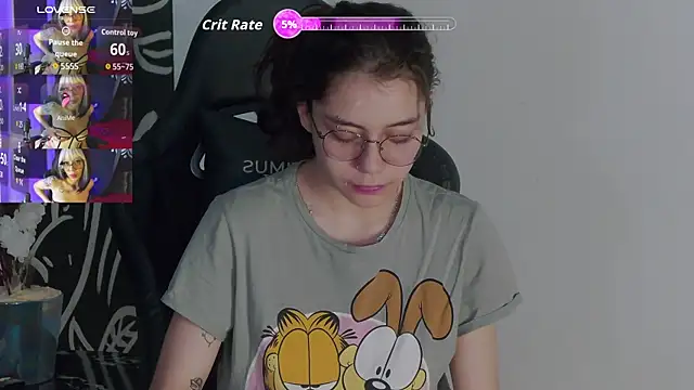 Snapshot of RavennMoonn chatting on October 9, 7:51 pm RavennMoonn online show from October 9, 7:51 pm