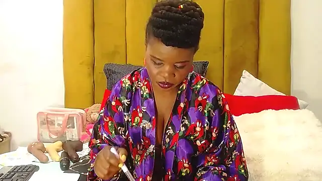 RoundaAssx22 online show from March 25, 9:06 pm