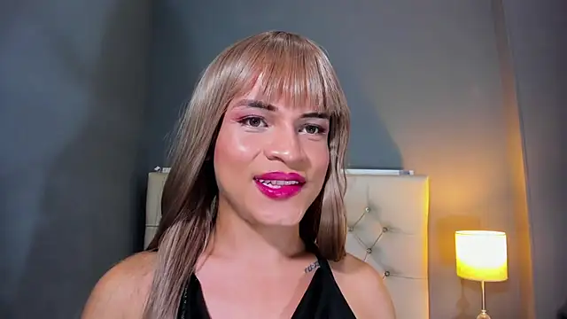 OrianaSaenz  online show from November 12, 10:08 pm