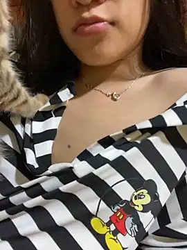 Snapshot of Sayhi_xo chatting on October 13, 2:42 pm Sayhi xo online show from October 13, 2:42 pm