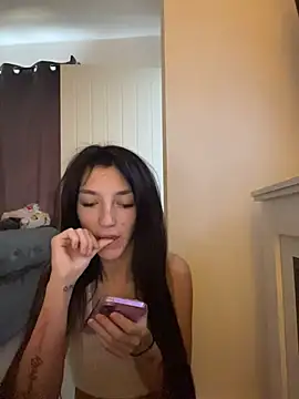 naughtybella05 online show from November 27, 9:45 am