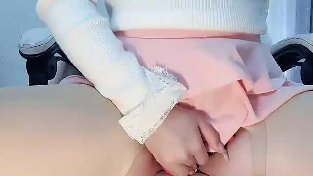 Eloise131499 online show from November 1, 1:32 am