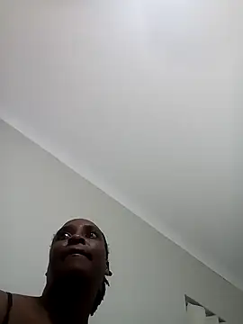 QueenRomaxx1 online show from November 7, 12:16 am