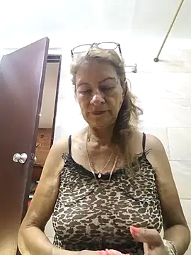 MaryeLunna online show from April 9, 11:59 am