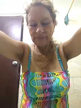Snapshot of MaryeLunna chatting on October 10, 12:04 am MaryeLunna online show from October 10, 12:04 am