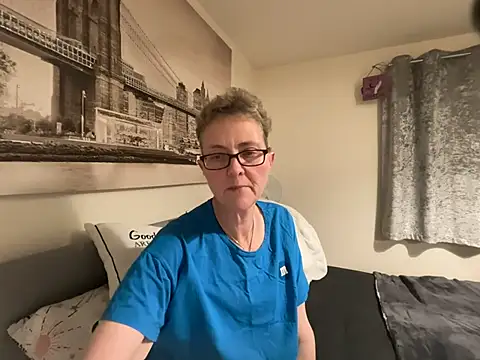 Curvy-Jinx online show from February 23, 8:08 pm