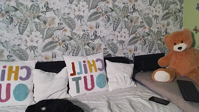 NeonNymph69 online show from April 12, 8:55 pm