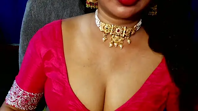 QUEEN SAKHI- online show from April 18, 11:45 am