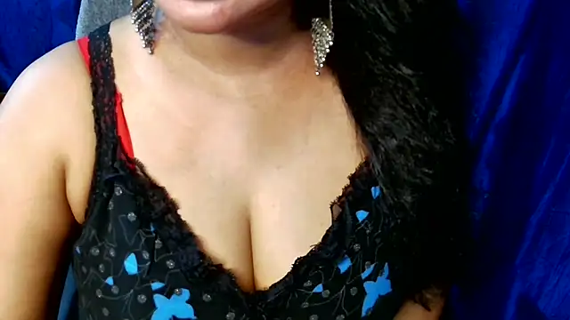 QUEEN SAKHI- online show from April 19, 6:10 pm