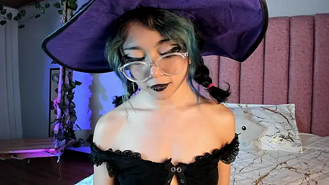 Snapshot of TerumiKitty chatting on October 9, 9:19 pm TerumiKitty online show from October 9, 9:19 pm
