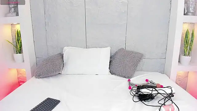 LovelyEyesx online show from March 28, 5:12 pm