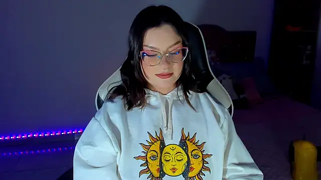 OphelianaRose33 online show from May 1, 10:46 pm
