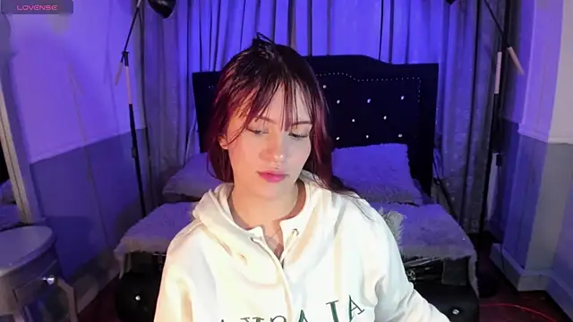 Snapshot of Jolie_price chatting on October 3, 3:00 am Jolie price online show from October 3, 3:00 am