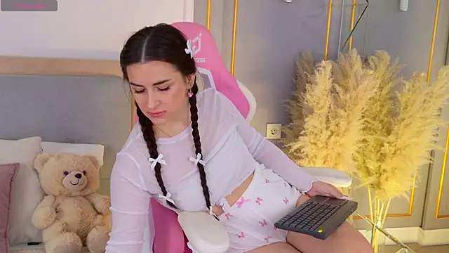 LanaElise online show from November 6, 7:14 am