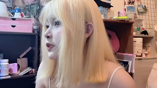 luna51888 online show from October 2, 10:53 am