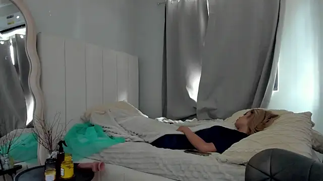 LUUVRRI 21 online show from April 21, 2:51 am