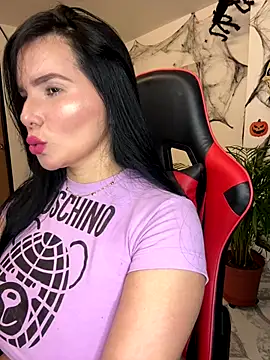 Snapshot of carol_cruz133 chatting on October 21, 11:31 pm carol cruz133 online show from October 21, 11:31 pm