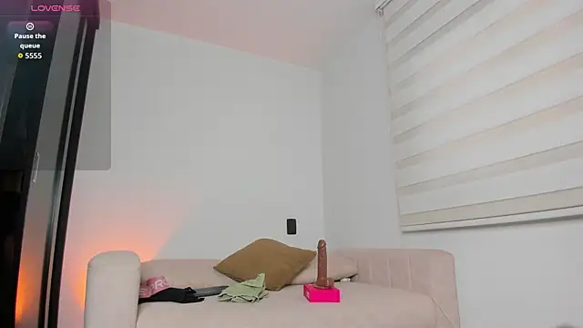 arianna 000 online show from May 9, 1:24 pm