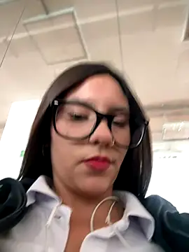 Katie rawwww online show from October 22, 3:06 pm