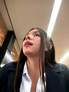 Katie rawwww online show from November 4, 1:27 pm