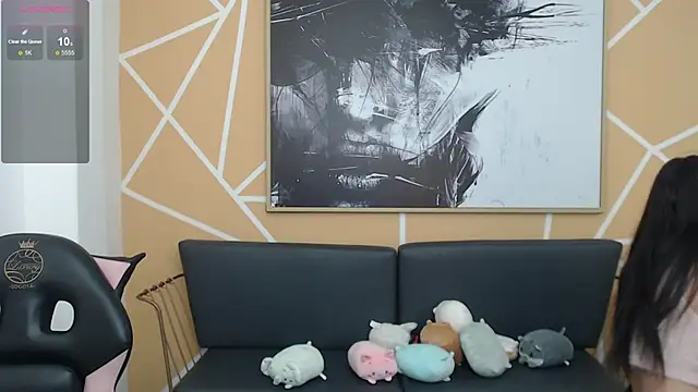 olivia russo  online show from November 27, 8:12 pm