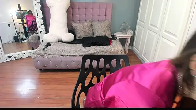 Tammy parker  online show from December 1, 5:55 am