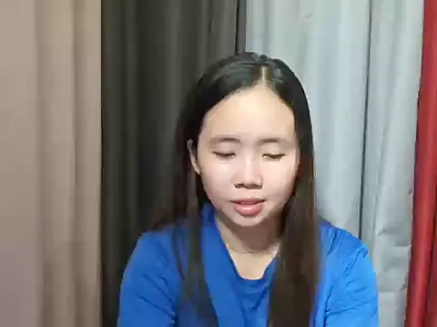 lovelysluttyxx online show from September 18, 1:09 pm