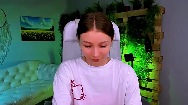 JulieDaniel online show from November 21, 8:38 am