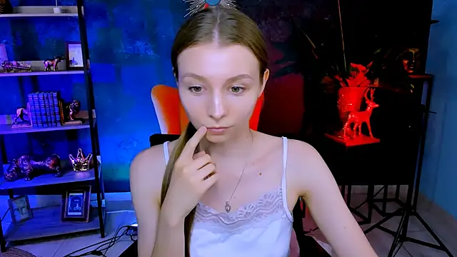 JulieDaniel online show from July 6, 3:03 pm