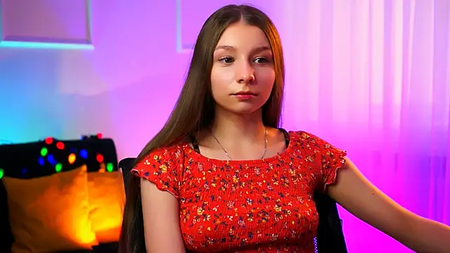 JulieDaniel online show from February 6, 10:29 am