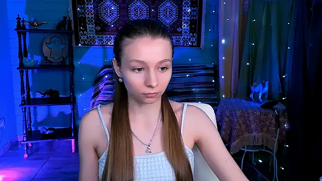 JulieDaniel online show from March 4, 7:37 am