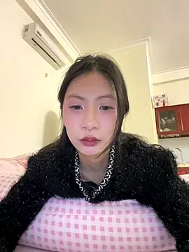 Lil-Gi online show from November 10, 6:14 pm