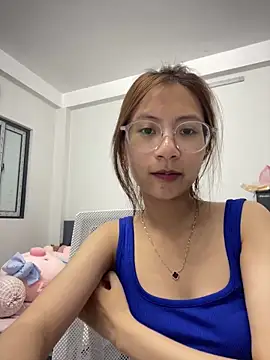 Lil-Gi online show from March 31, 3:45 pm