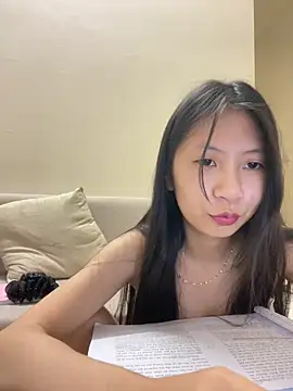 Lil-Gi online show from November 14, 3:56 pm